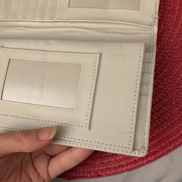 Off-White / Light Beige Genuine Leather Wallet - Picture 11 of 14